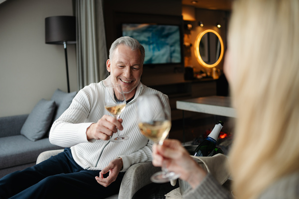 HX Hurtigruten Expeditions MS Fridtjof Nansen Expedition Suite XL Suite Lifestyle 2 ©Tuan Lam Atomic Pixel.jpg